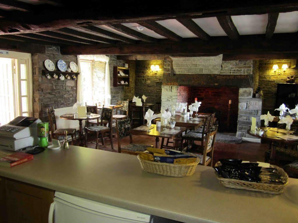 The Three Cocks Coaching Inn Glasbury Exterior foto