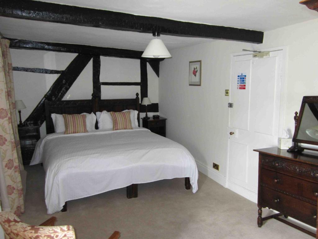 The Three Cocks Coaching Inn Glasbury Quarto foto